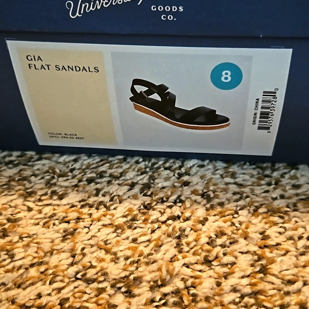 Universal Thread Sandals